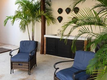 CASA EN VENTA POR AV COLEGIOS