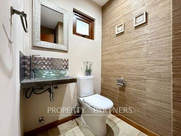 Moderna casa con piscina en Schaub