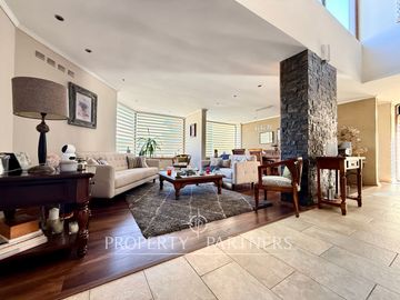 Moderna casa con piscina en Schaub
