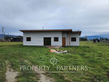 Casa nueva en media hectárea