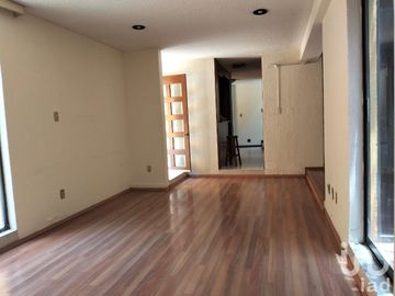 Casa en venta en Condominio cerca Glorieta de Vaqueritos y del Tec. de Monterrey
