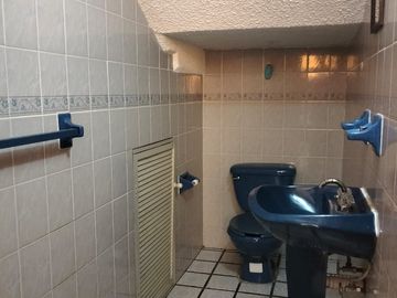 Casa en venta en Condominio cerca Glorieta de Vaqueritos y del Tec. de Monterrey