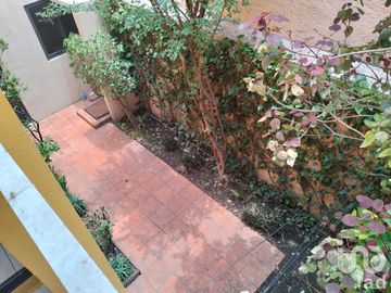 Casa en venta en Condominio cerca Glorieta de Vaqueritos y del Tec. de Monterrey