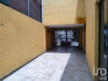 Casa en venta en Condominio cerca Glorieta de Vaqueritos y del Tec. de Monterrey