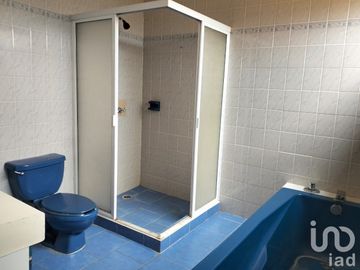 Casa en venta en Condominio cerca Glorieta de Vaqueritos y del Tec. de Monterrey