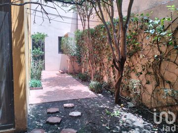Casa en venta en Condominio cerca Glorieta de Vaqueritos y del Tec. de Monterrey
