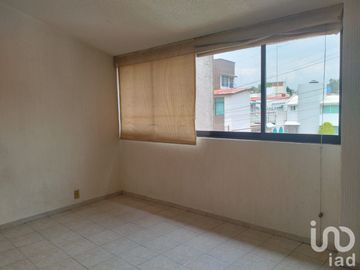 Casa en venta en Condominio cerca Glorieta de Vaqueritos y del Tec. de Monterrey
