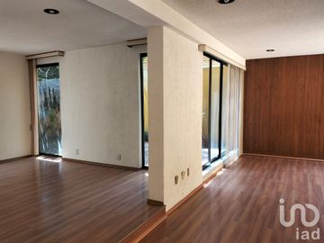 Casa en venta en Condominio cerca Glorieta de Vaqueritos y del Tec. de Monterrey