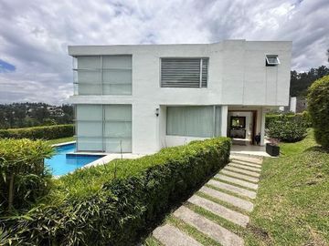 VENDO CASA 3 DORMITORIOS PISCINA TANDA CUMBAYÁ