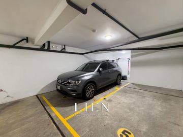 Departamento en venta con 2 terrazas en zona rodeada de parques en Surco