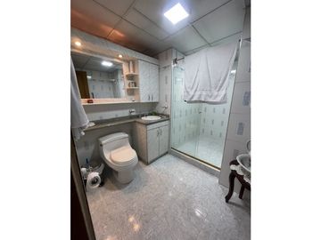 Venta de casa con renta en el sector la Camelia