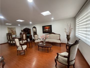 Venta de casa con renta en el sector la Camelia