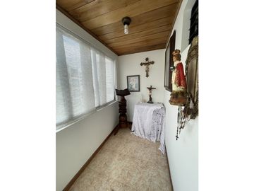 Venta de casa con renta en el sector la Camelia