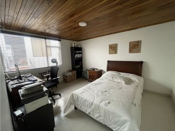 Venta de casa con renta en el sector la Camelia