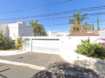 Casa en venta en Villas del Mesón, Querétaro