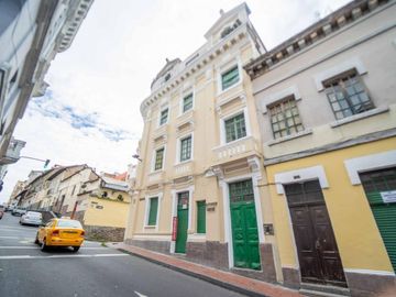 Centro Histórico Casa con Departamentos y Locales 912m2  Esmeraldas y Oriente