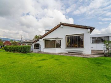 Valle de los chillos Armenia Casa con 436m2 Terreno total 2000m2