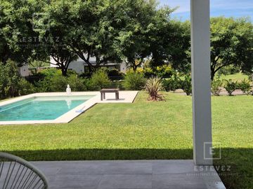 Casa en venta, vista a laguna. Barrio Cerrado San Matías, Escobar