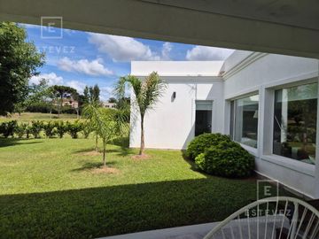 Casa en venta, vista a laguna. Barrio Cerrado San Matías, Escobar