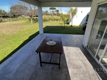 Casa en venta, vista a laguna. Barrio Cerrado San Matías, Escobar