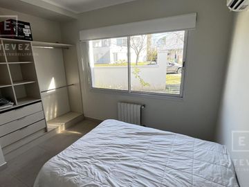 Casa en venta, vista a laguna. Barrio Cerrado San Matías, Escobar
