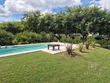 Casa en venta, vista a laguna. Barrio Cerrado San Matías, Escobar