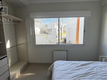 Casa en venta, vista a laguna. Barrio Cerrado San Matías, Escobar