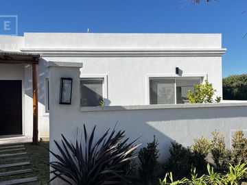 Casa en venta, vista a laguna. Barrio Cerrado San Matías, Escobar