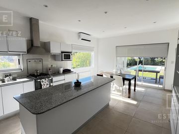 Casa en venta, vista a laguna. Barrio Cerrado San Matías, Escobar
