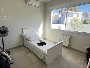 Casa en venta, vista a laguna. Barrio Cerrado San Matías, Escobar