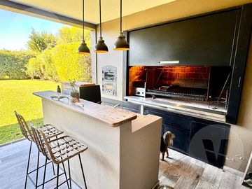 Casa en venta - Barrio Don Joaquin, Canning