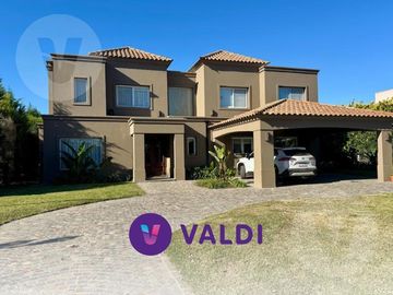 Casa en venta - Barrio Don Joaquin, Canning