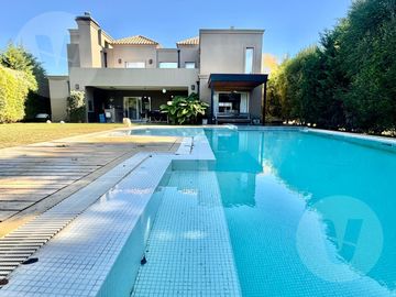 Casa en venta - Barrio Don Joaquin, Canning