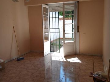 PH en venta - 3 Dormitorios 2 Baños - La Plata