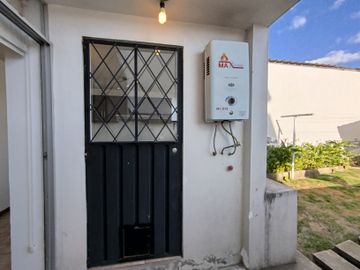Renta casa en Sangolquí, 200 m2 3 dormitorios
