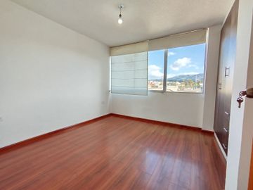 Renta casa en Sangolquí, 200 m2 3 dormitorios