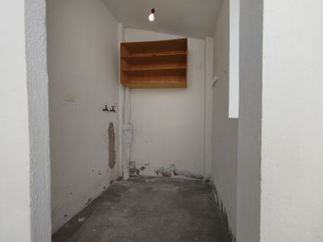Renta casa en Sangolquí, 200 m2 3 dormitorios