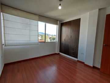 Renta casa en Sangolquí, 200 m2 3 dormitorios