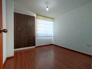 Renta casa en Sangolquí, 200 m2 3 dormitorios