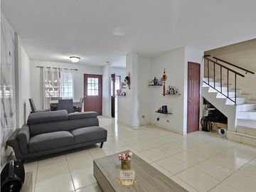 Casa en Venta en P.H. Quintas del Lago, Las Cumbres, Panamá Norte. ER