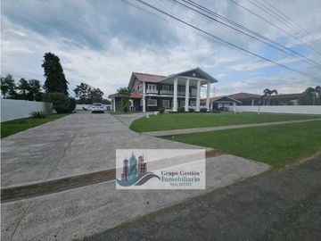 VENTA DE CASA EN DAVID URBANIZACION LAS PERLAS POR DEBAJO DEL AVALUO