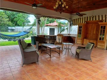 VENTA DE CASA EN DAVID LAS PERLAS  1,996 METROS