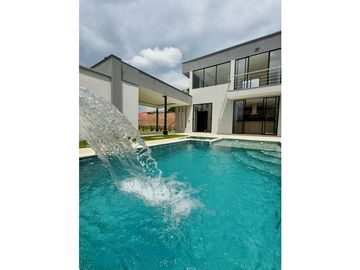Finca nueva de lujo en venta en parcelación - Santa Elena El Cerrito