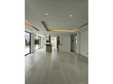 Finca nueva de lujo en venta en parcelación - Santa Elena El Cerrito