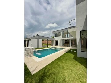 Finca nueva de lujo en venta en parcelación - Santa Elena El Cerrito