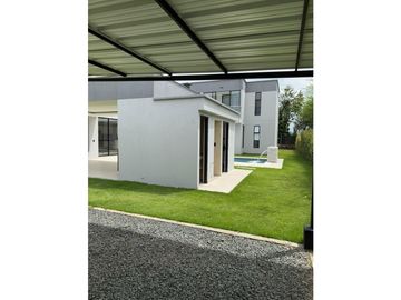 Finca nueva de lujo en venta en parcelación - Santa Elena El Cerrito