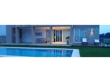 VENTA EXCELENTE CASA BARRIO LOS JUNCOS