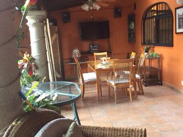Casa  en Lomas de Vista Hermosa Cuernavaca - SOR-132-Fr*