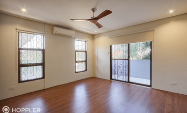 5BR House for Rent in Merville Subdivision, Parañaque - RR3456782