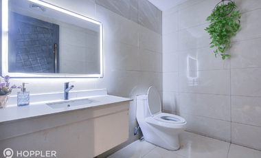 200.0sqm Building for Rent in Poblacion, Makati - CR0797575